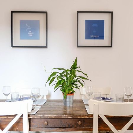 Spacious Apartment With Big Terrace At Colosseum 로마 외부 사진