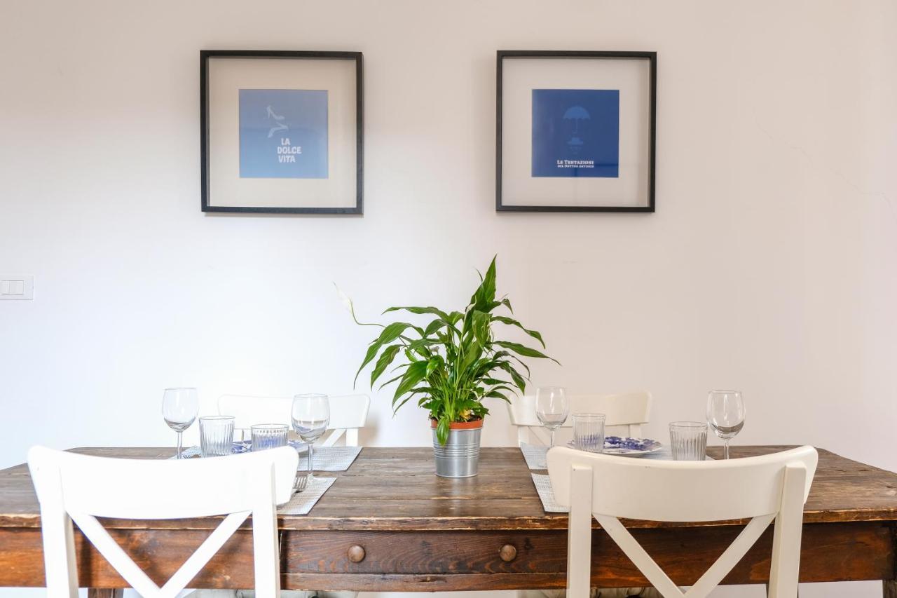 Spacious Apartment With Big Terrace At Colosseum 로마 외부 사진