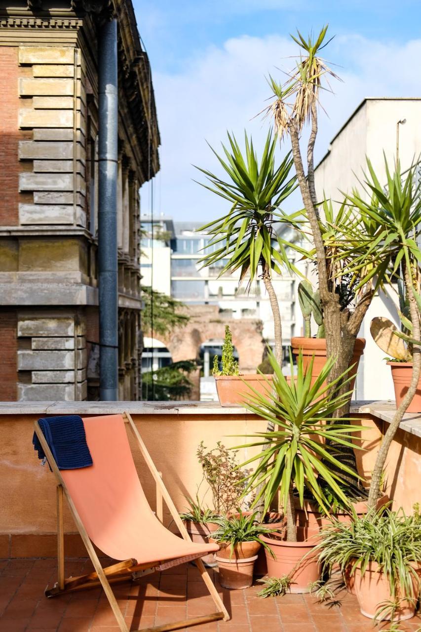 Spacious Apartment With Big Terrace At Colosseum 로마 외부 사진